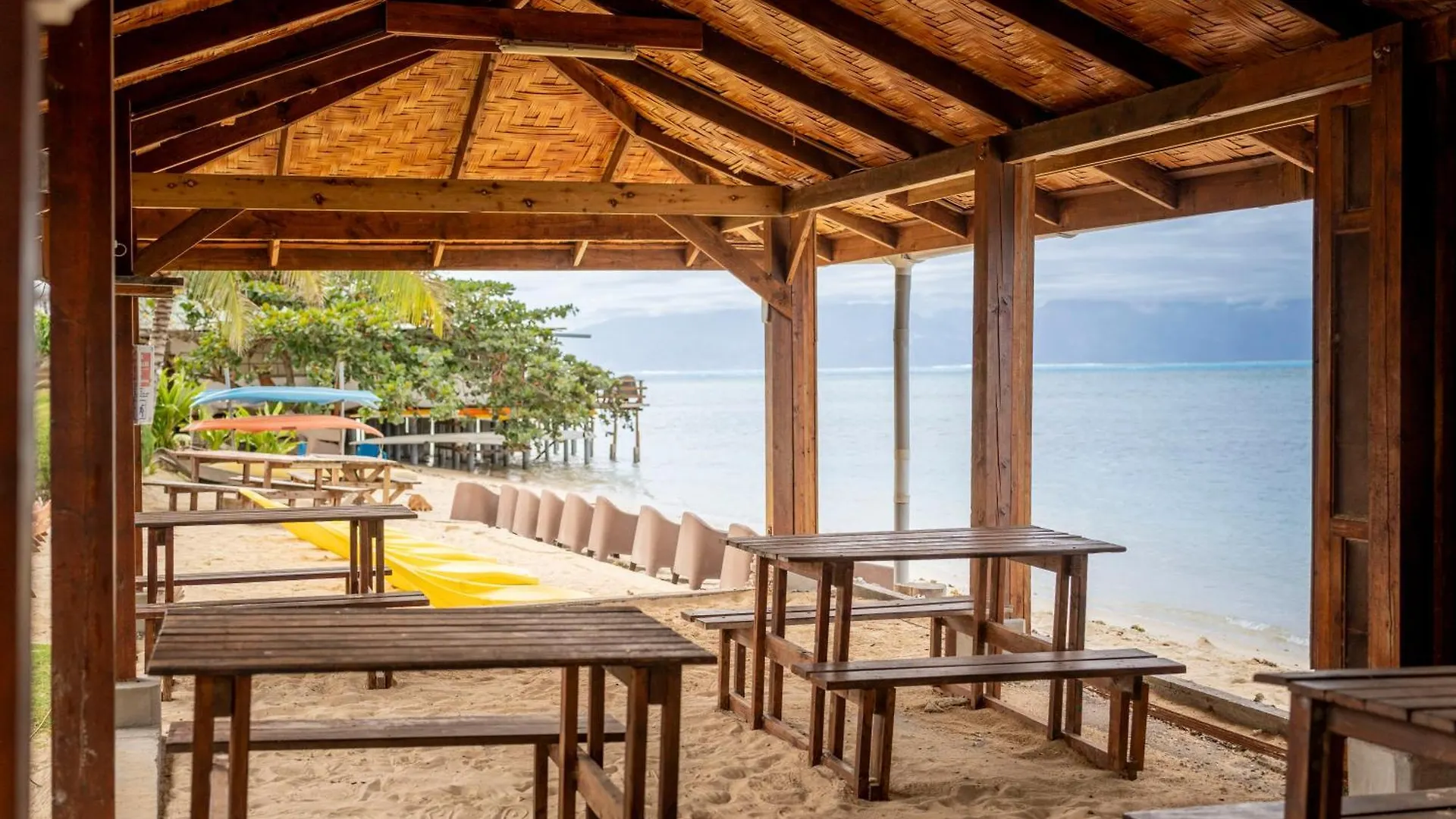 מוריאה Fare Miti Access Private White Sand Beach